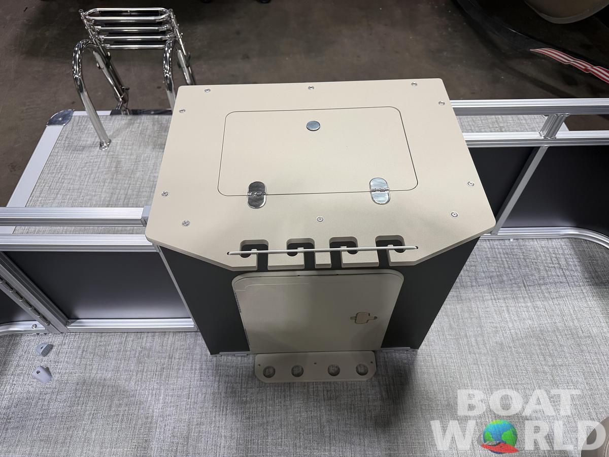 2026 Tahoe Sport Fish & Cruise 23E80 Pontoon $33995