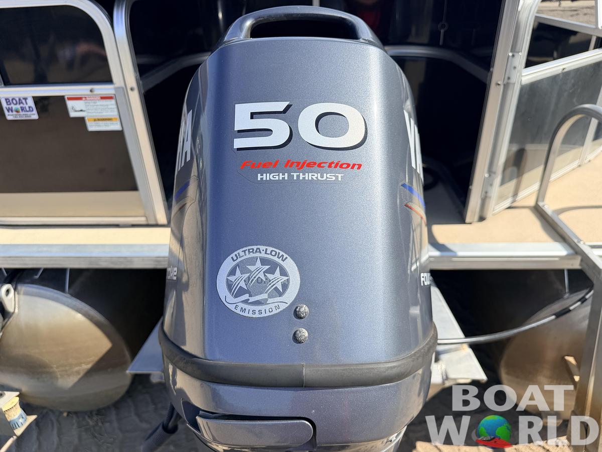 Used 2012 SunChaser 22 Fish 'N Cruise & 50HP Yamaha 4Stroke -$17,995