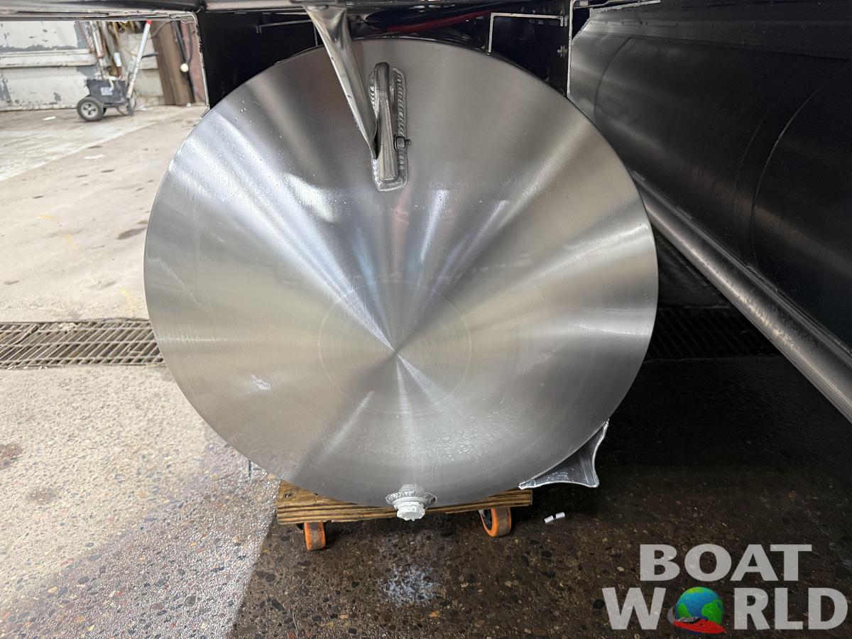 2026 Tahoe Pontoons LTZ 2385 (CRB) Cruise Rear Bench Tritoon 