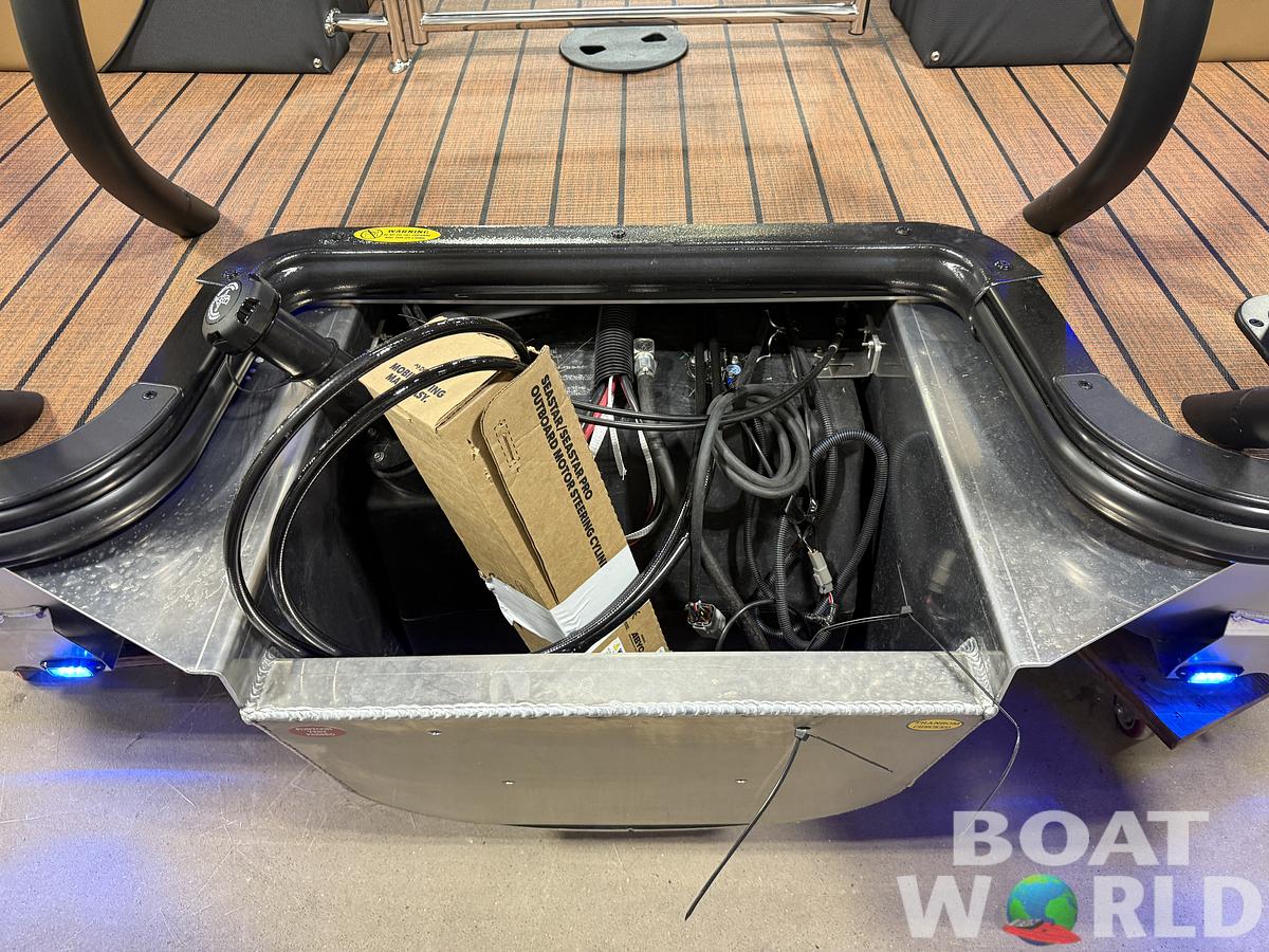 2026 Bentley Pontoons Elite 223 Admiral Quad Lounge Tritoon