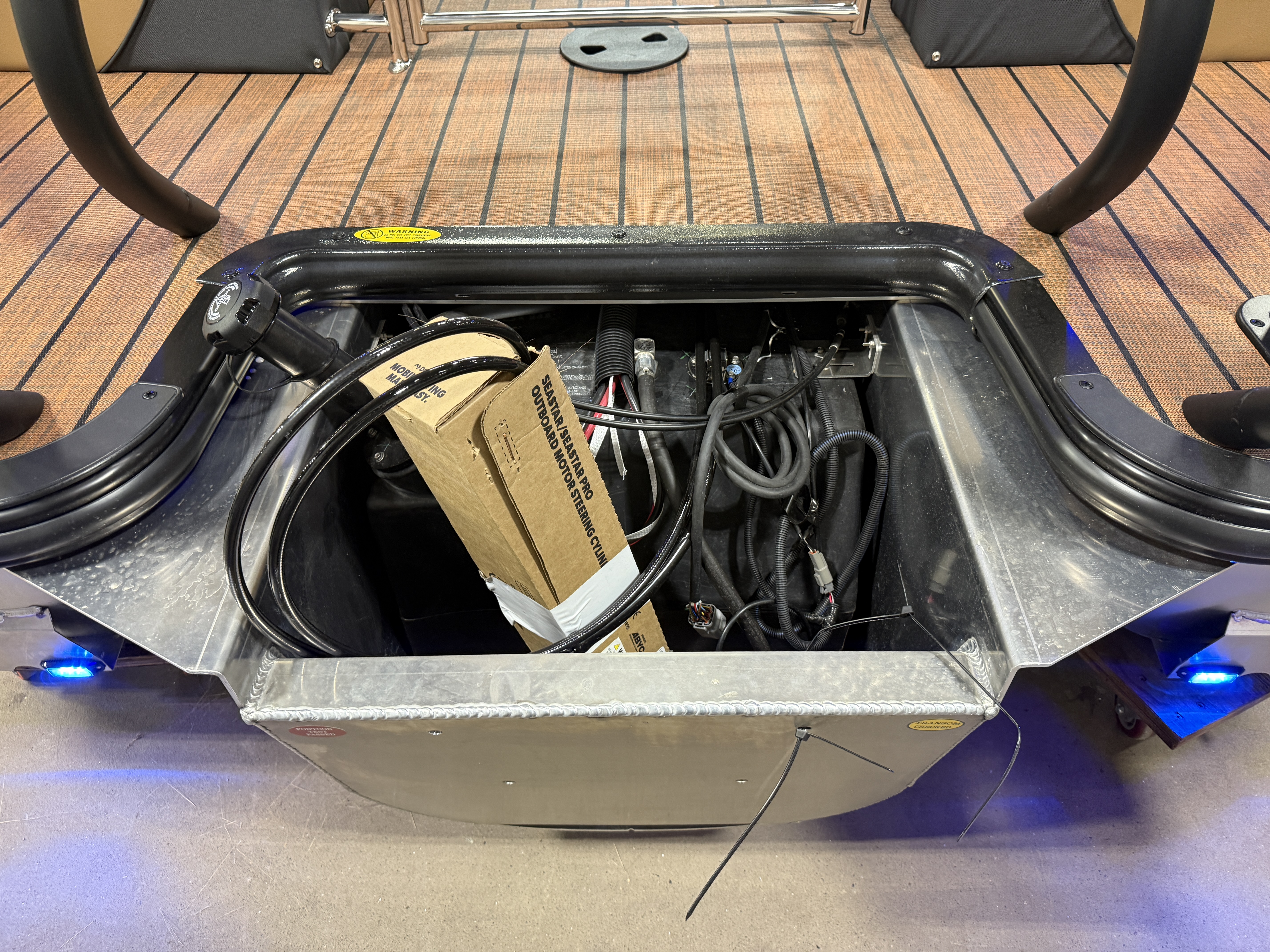 2026 Bentley Pontoons Elite 223 Admiral Quad Lounge Tritoon