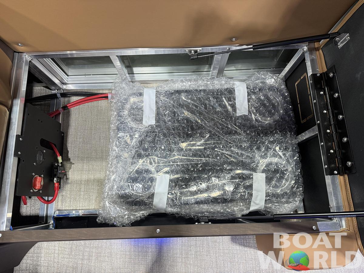 2026 Tahoe Pontoons LTZ 2385 Elite Windshield Tritoon 