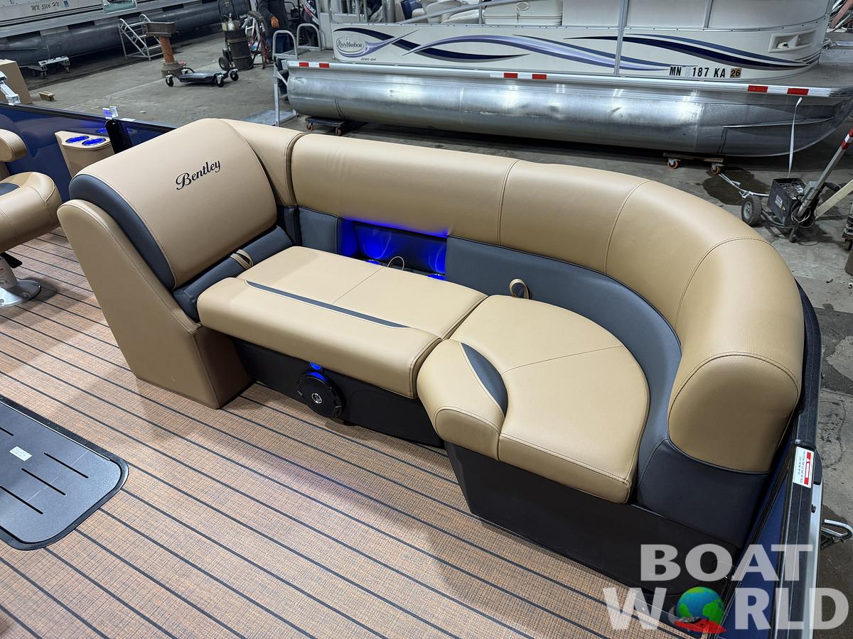 2026 Bentley Legacy 223 Swingback Tritoon $52995