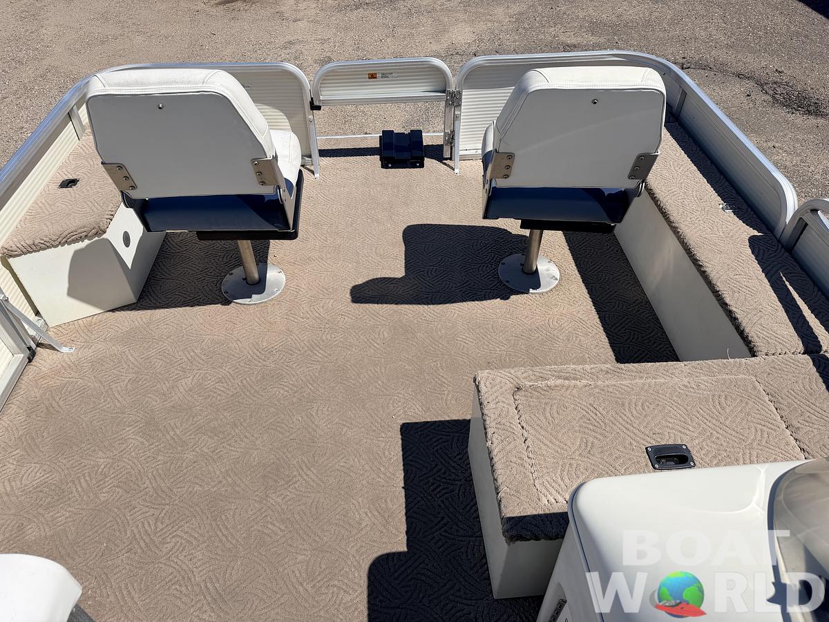 Used 2001 Lowe SunCruiser Trinidad 204 & 50HP Mercury 4Stroke -$11,995