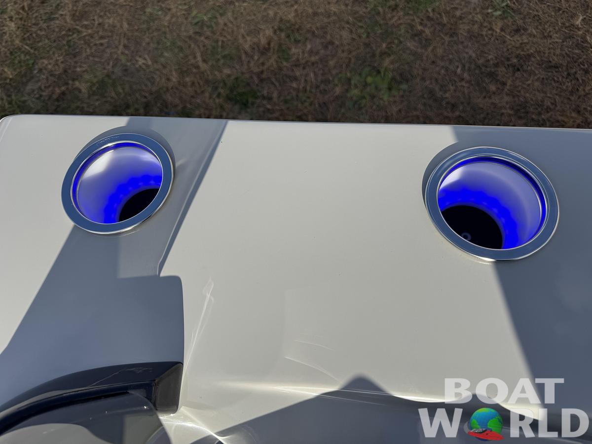 2026 Bentley Pontoons Forward Fish 220 Swingback