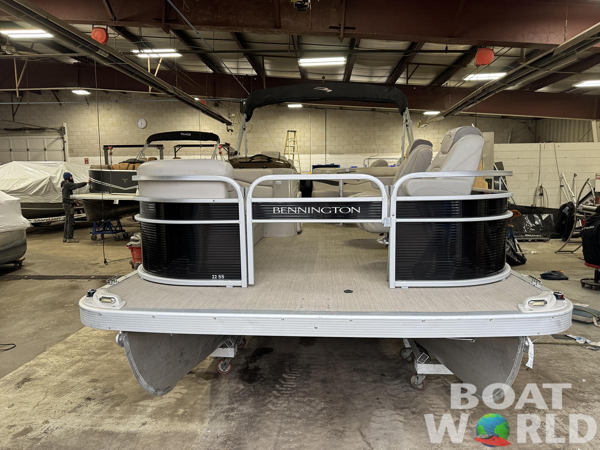 Used 2017 Bennington  22 SS Pontoon with 90HP Yamaha Fourstroke EFI