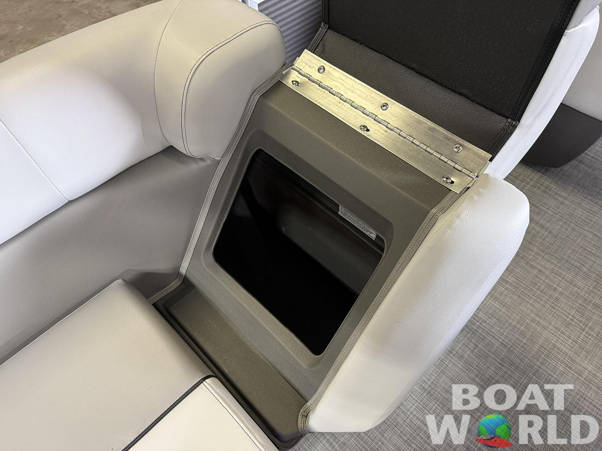 2026 Princecraft Vectra 23 RL Swingback Lounge Pontoon