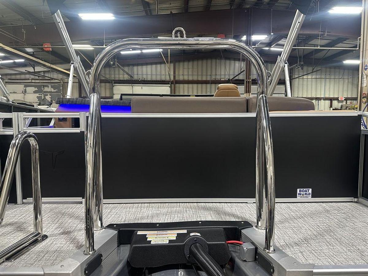 2025 Tahoe Pontoons LTZ 2385 Elite Cruise Windshield Tritoon & Honda 4-Stroke EFI