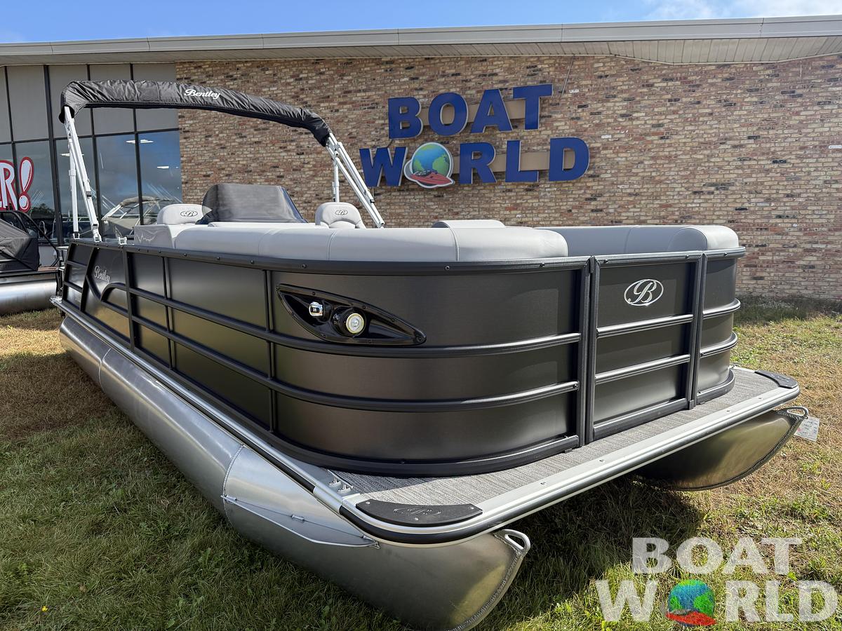 2026 Bentley Pontoons Legacy 220 Swingback 