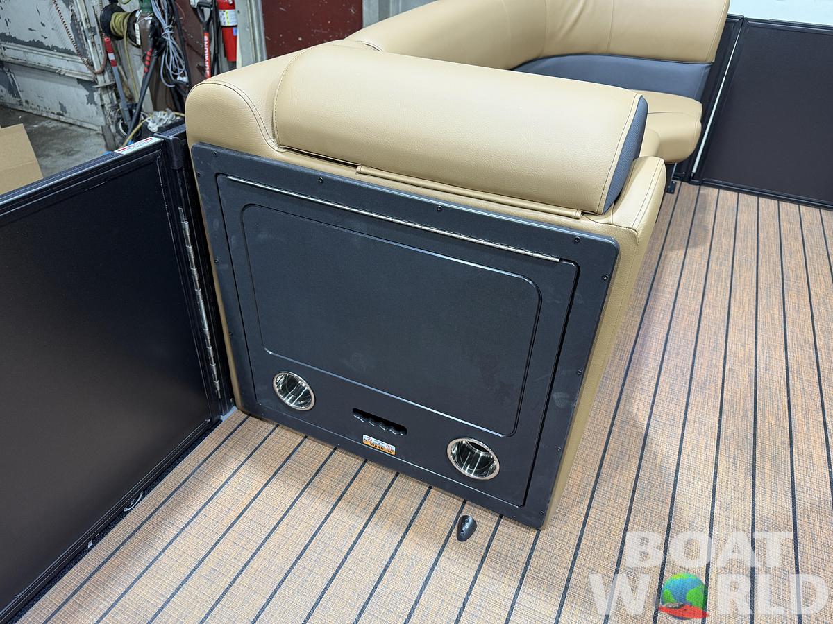 2026 Bentley Pontoons Legacy 220 Swingback 