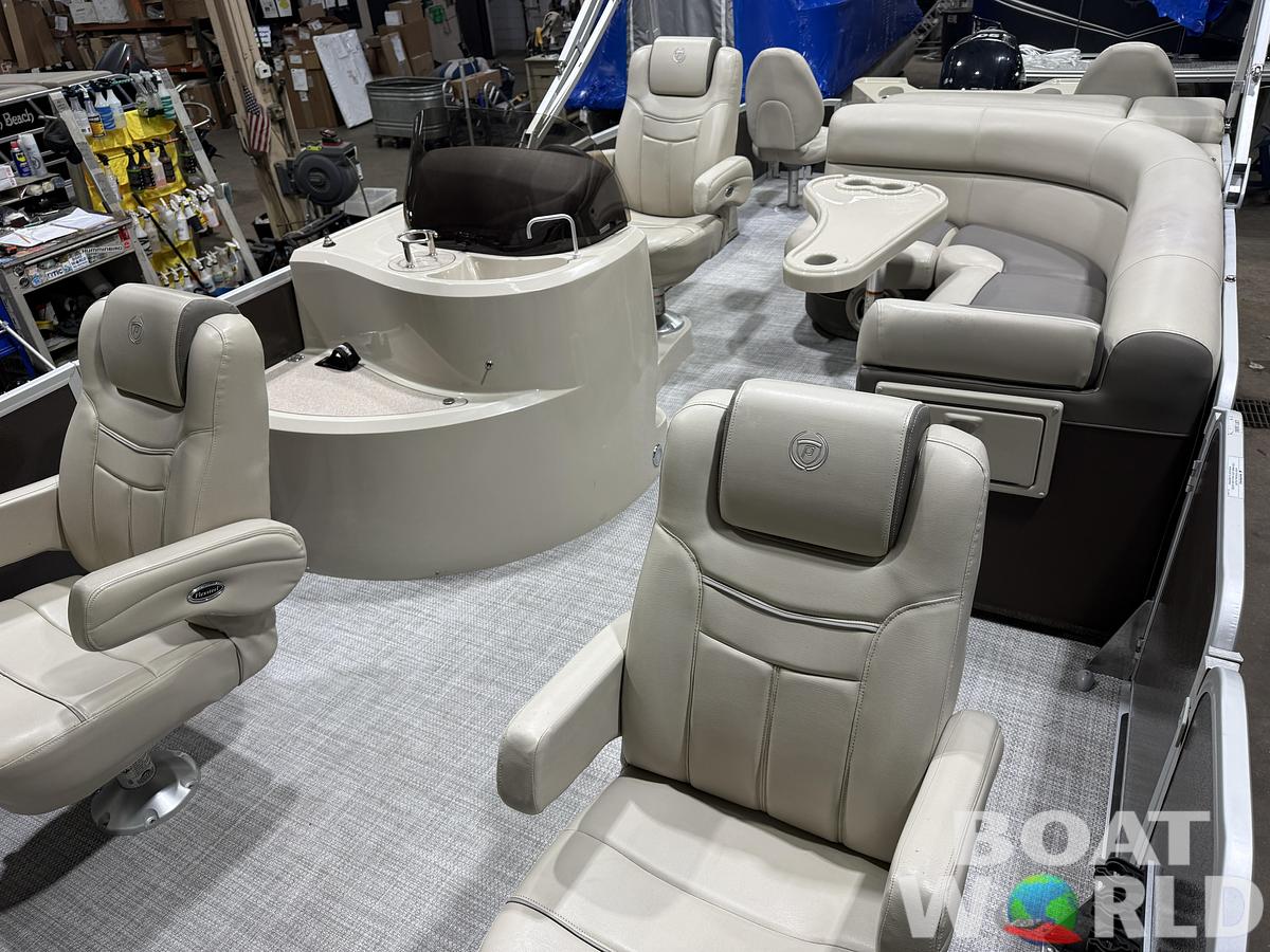 Used 2016 Premier 220 Castaway