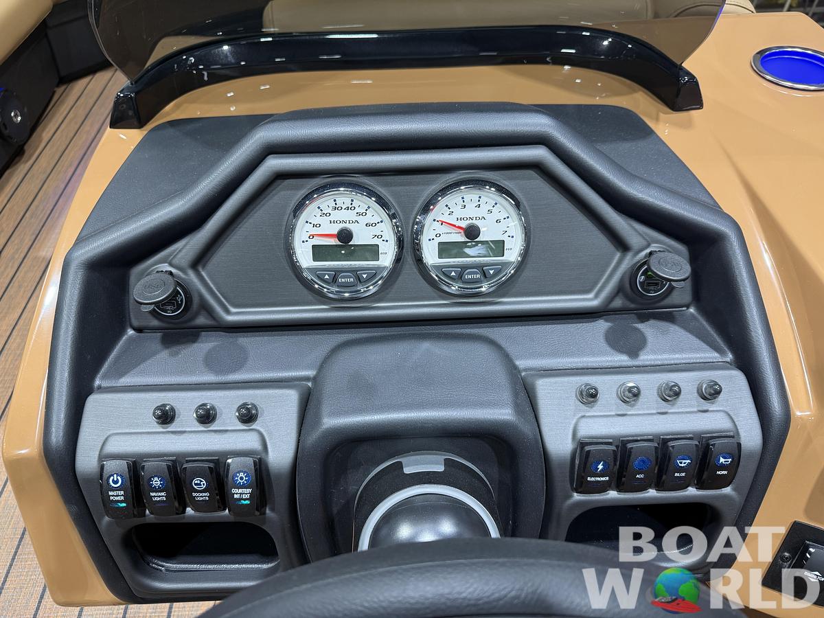 2026 Bentley 300HP Legacy 243 Navigator Tritoon $68995