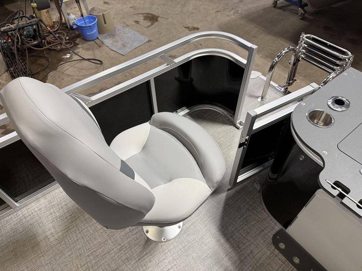 2025 Tahoe Pontoons Sport 2385 Rear Fish & Honda 4-Stroke EFI