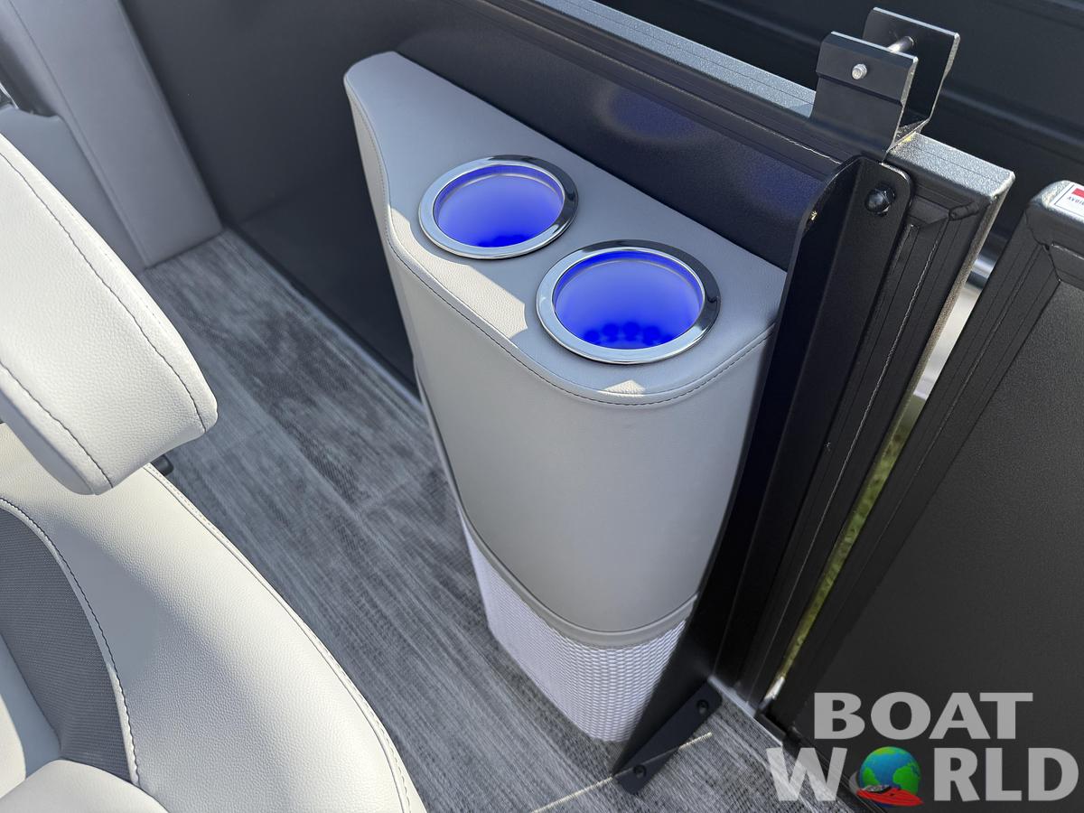 2026 Bentley Pontoons Legacy 223 Swingback Tritoon & Honda 4-Stroke EFI