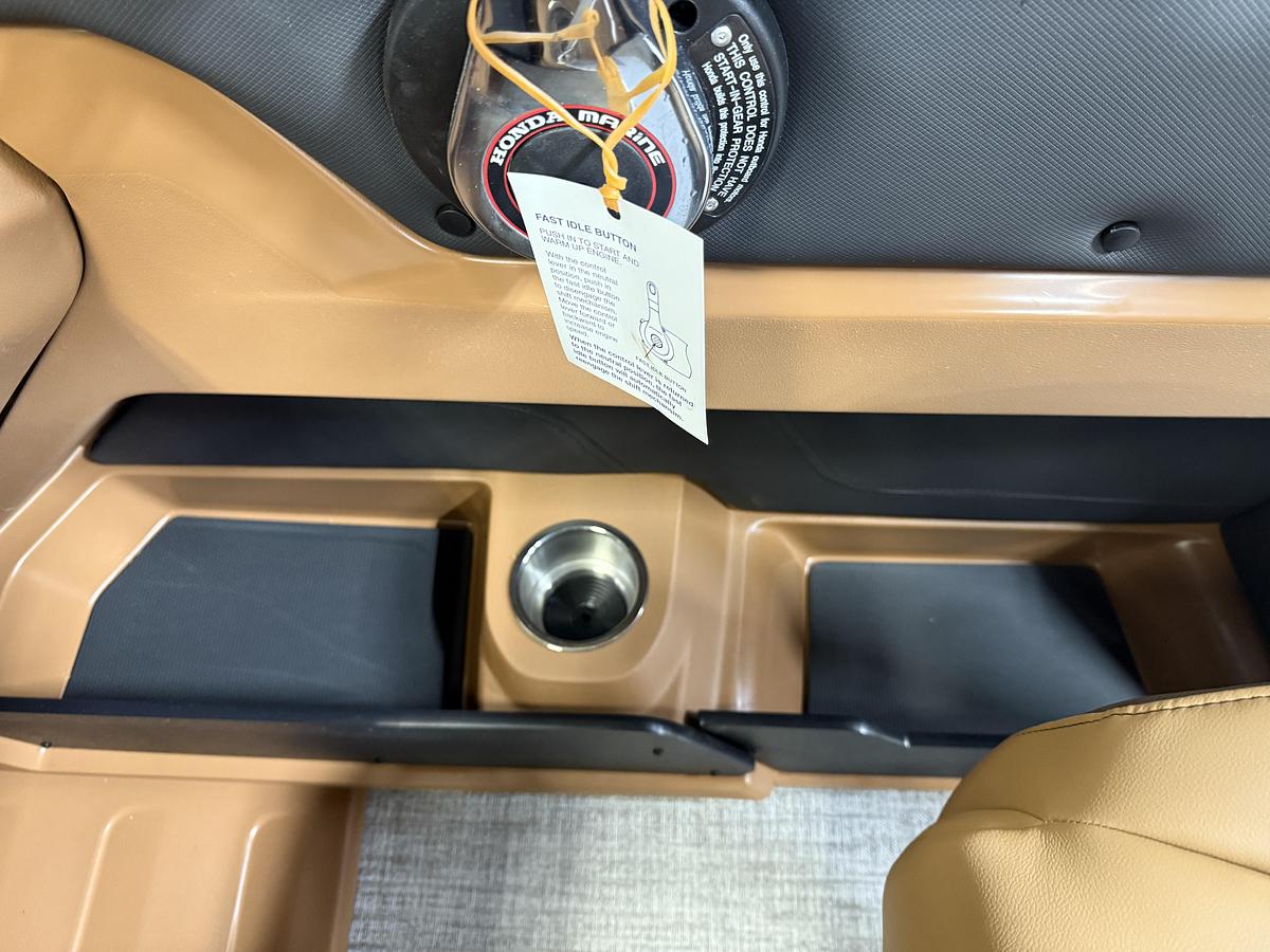 2025 Tahoe Pontoons LTZ 2385 Swingback (VRL) & Honda 4-Stroke EFI