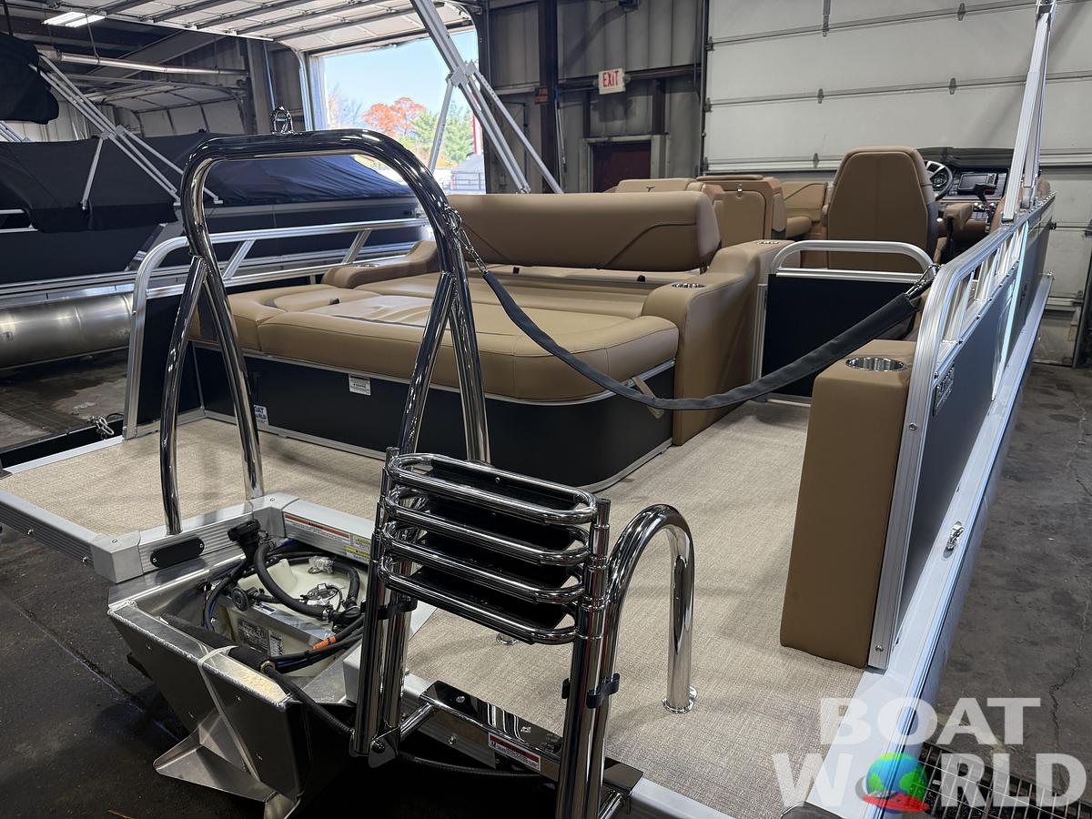 2027 Tahoe Sport VRB Premium 2385 Swingback & 4-Stroke $37995