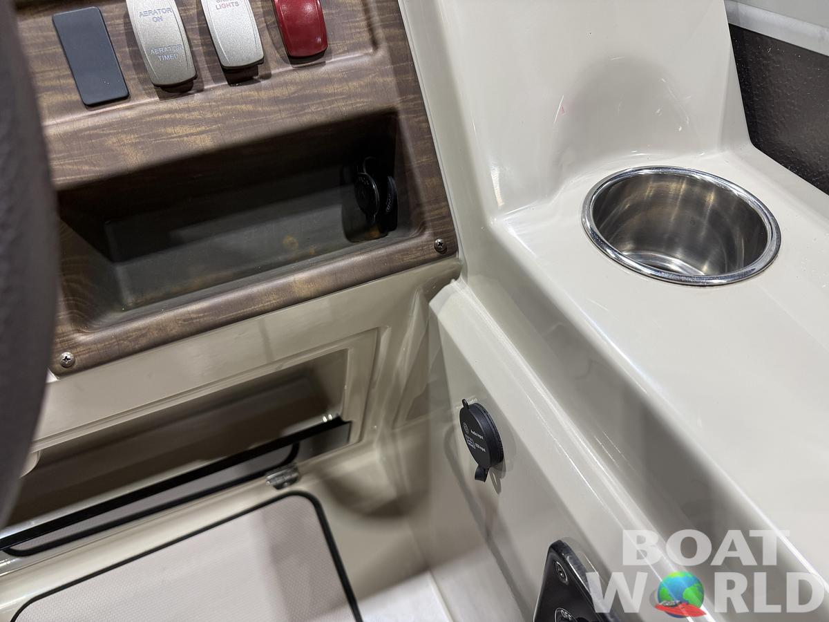 Used 2016 Premier 220 Castaway