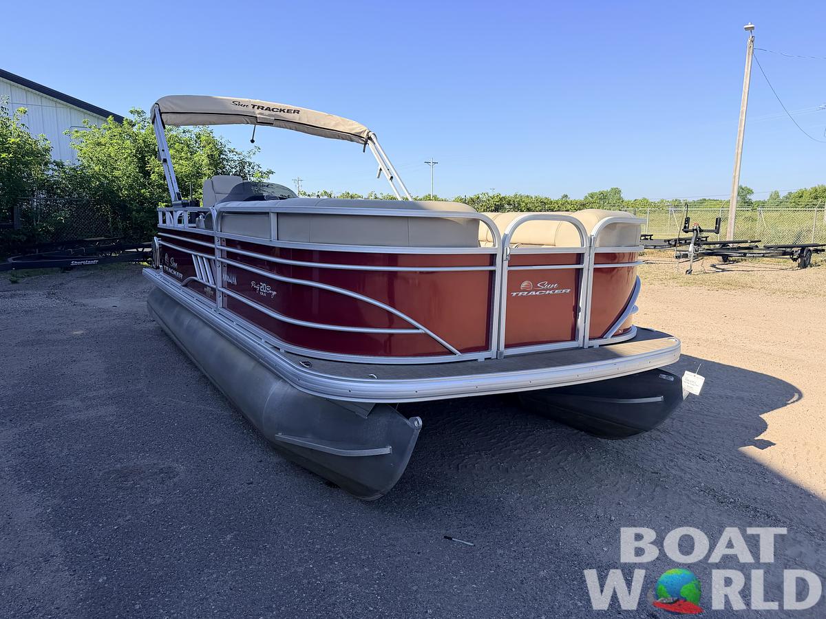 Used 2023 Sun Tracker Party Barge 20 DLX & 90HP Mercury 4Stroke -$27,995