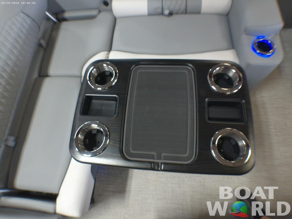 2025 Tahoe Pontoons Cascade 2385 Swingback (VRL) Tritoon & Honda 4-Stroke EFI