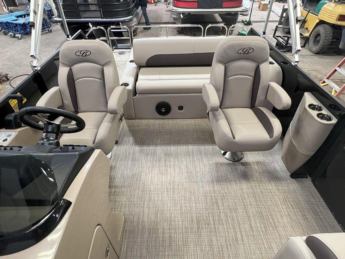 2025 Bentley Pontoons Legacy 200 Swingback & Honda 4-Stroke EFI