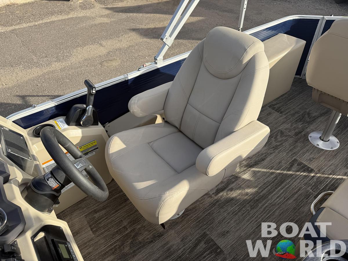 Used 2022 Sweetwater 21' Quad Fish Pontoon