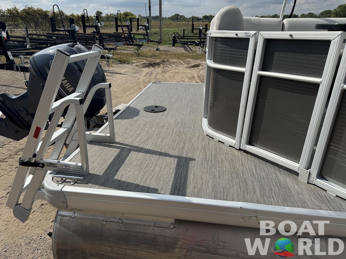 Used 2021 Sweetwater 1880 Pontoon