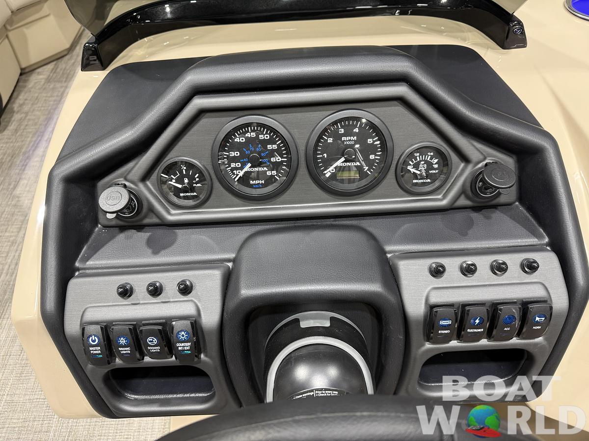 2026 Bentley Pontoons Legacy 220 Swingback