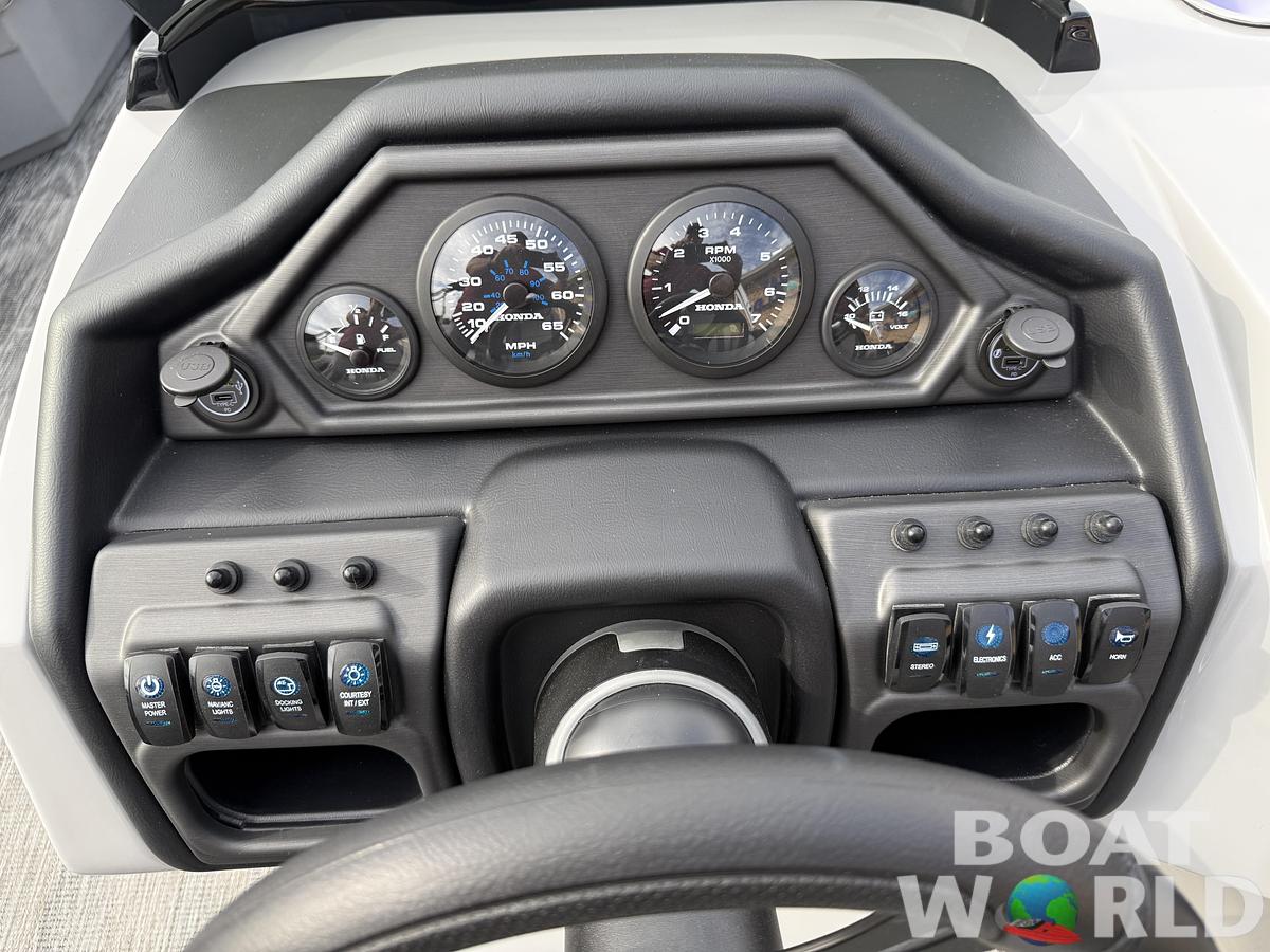 2026 Bentley Pontoons Legacy 200 Swingback Pontoon