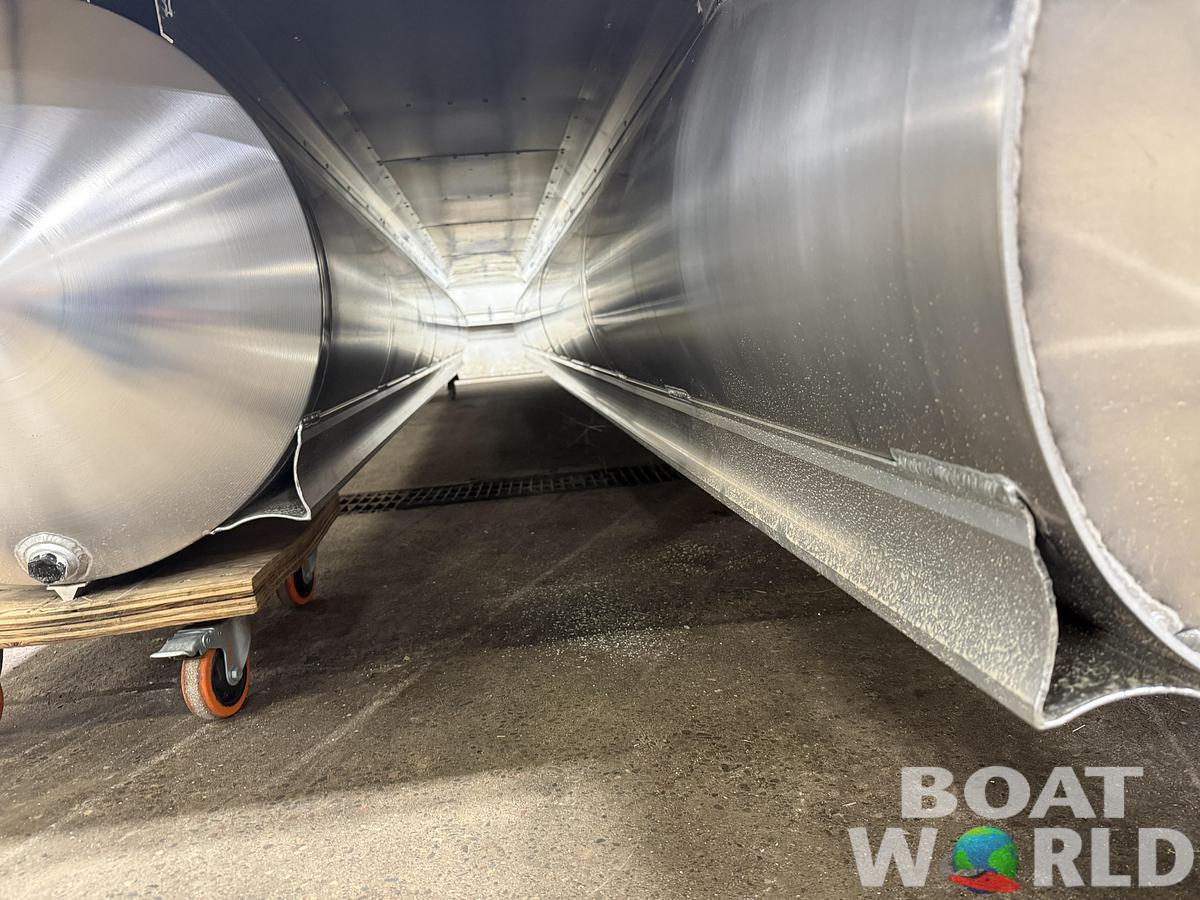 2026 Tahoe Pontoons LTZ 2385 Swingback (VRB) Tritoon 