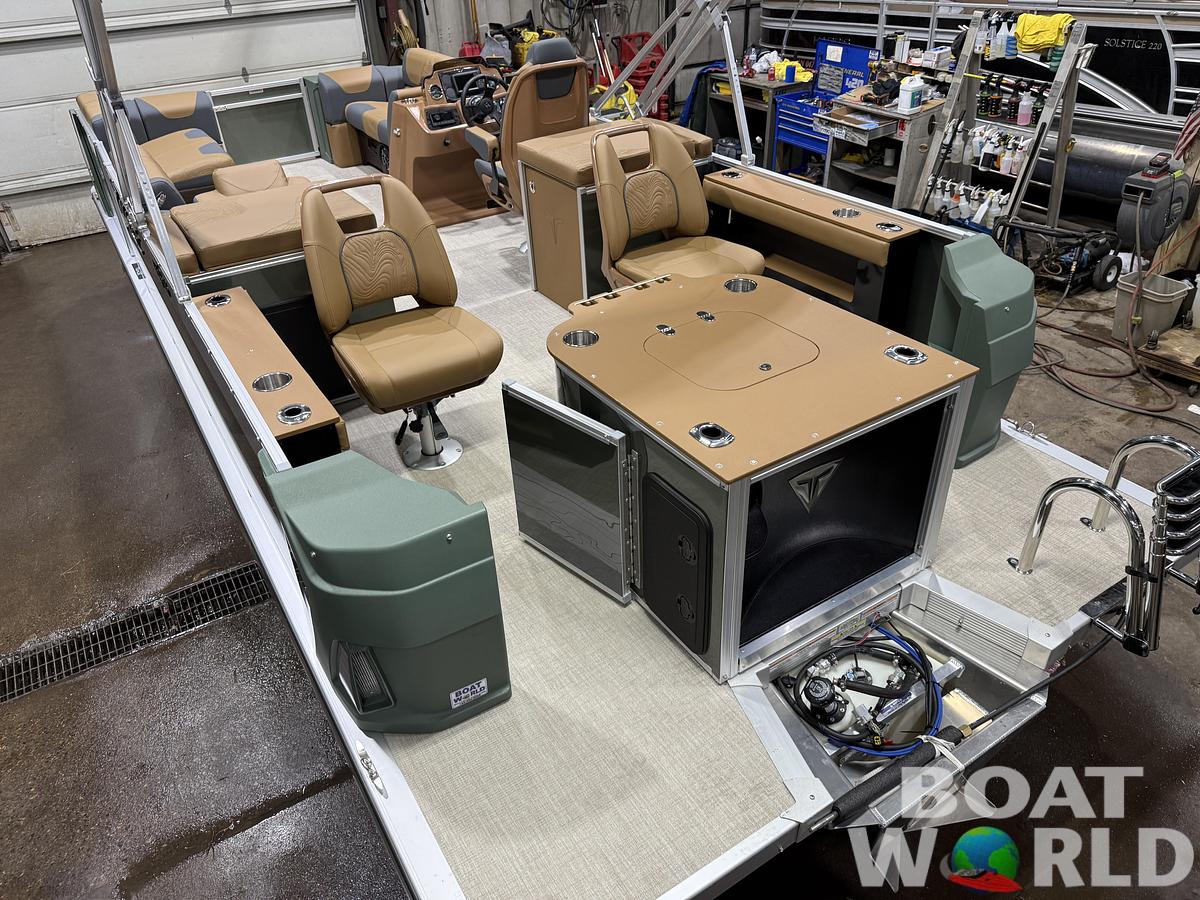 2026 Tahoe Pontoons GEOfish 2385 Rear Fish