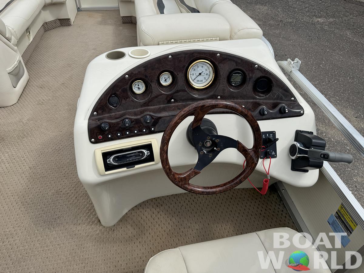 Used 2004 Bennington 2250 RL