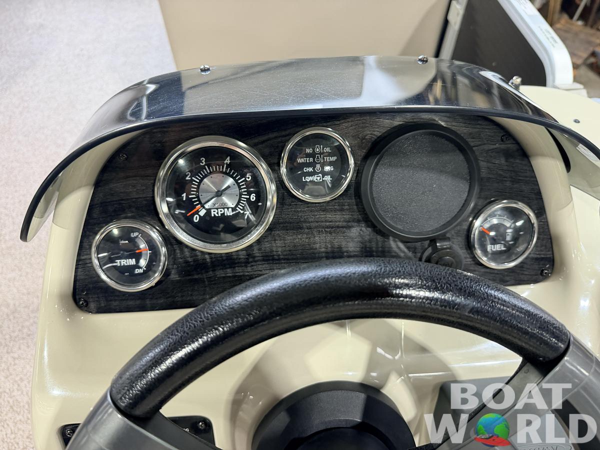 Used 2016 Weeres 220 Cadet Cruise & 90HP Evinrude ETec -17,995
