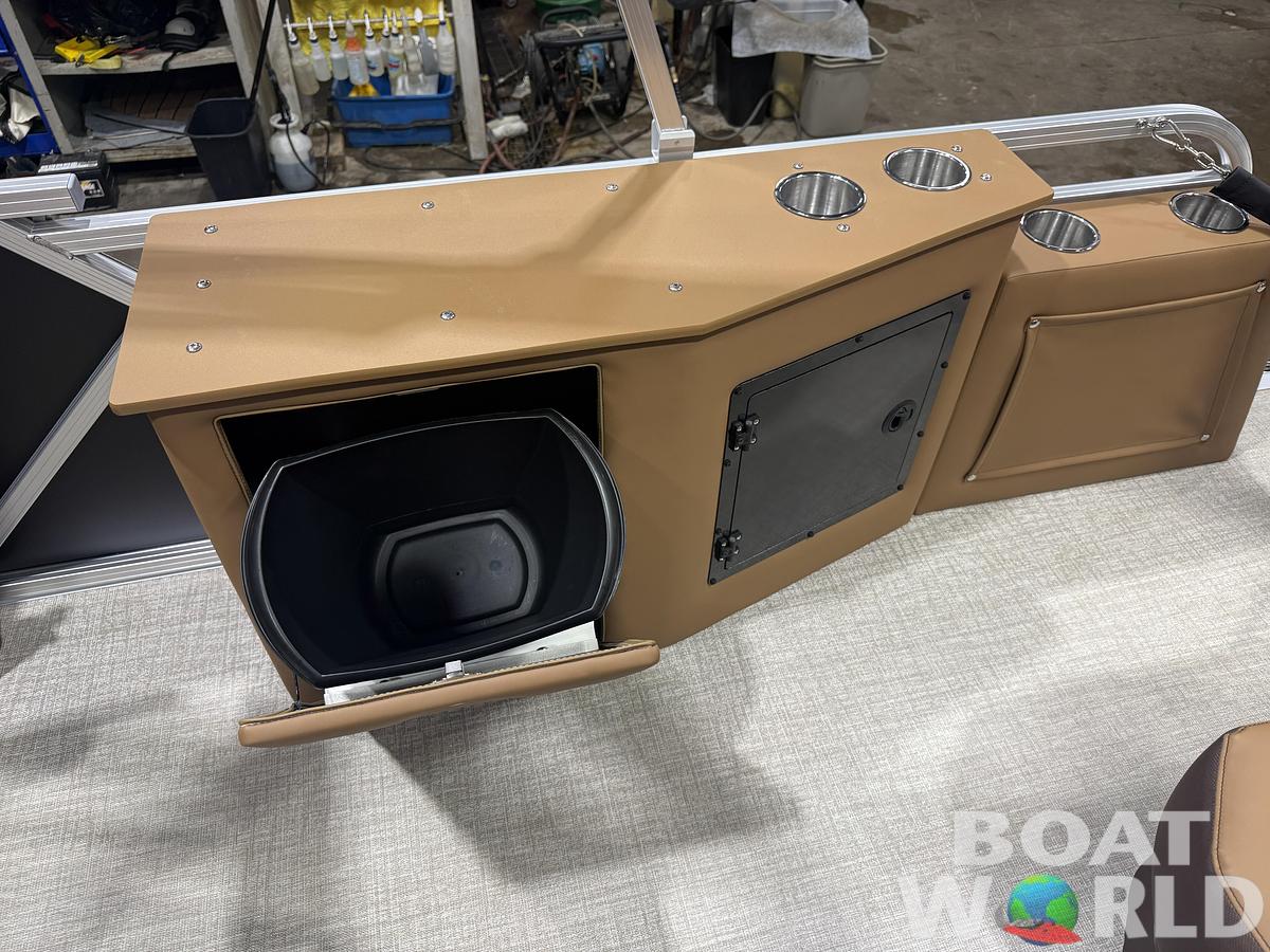 2025 Tahoe Pontoons LTZ 2385 Cruise Rear Bench (CRB) 