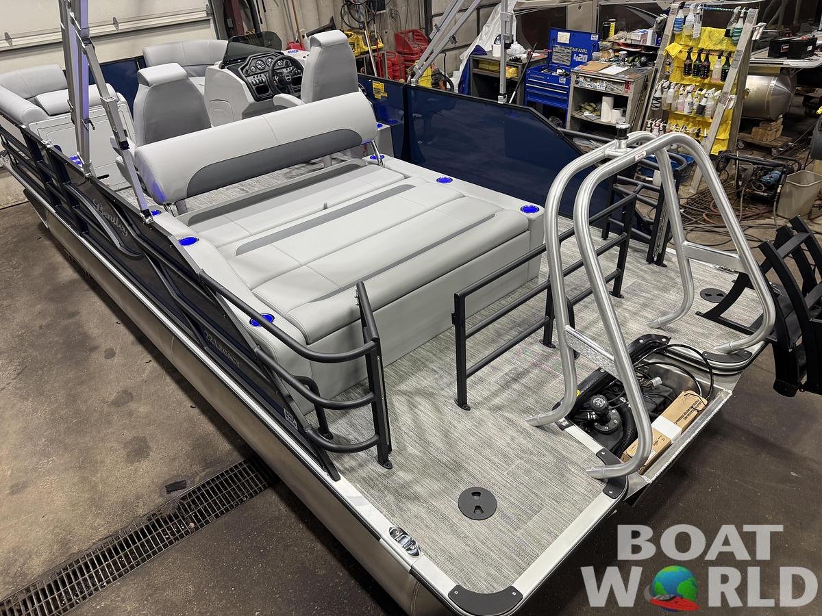 2026 Bentley Pontoons Legacy 223 Swingback Tritoon 