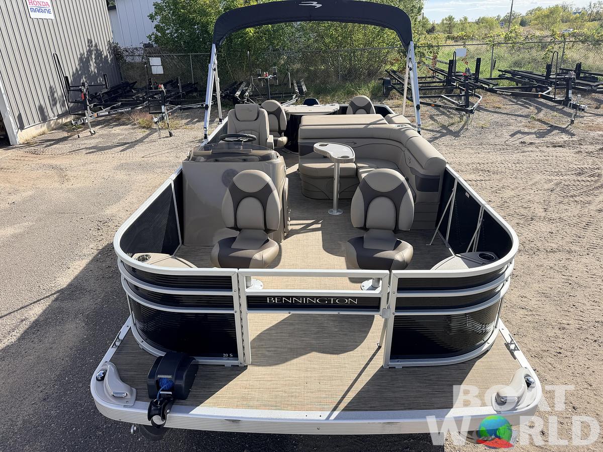 Used 2023 Bennington S20 F & 70HP Suzuki 4Stroke -$27,995