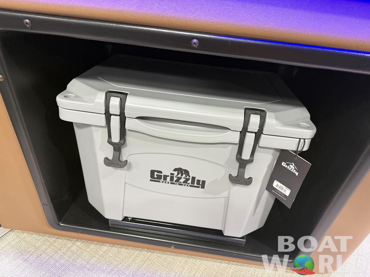 2026 Tahoe Pontoons LTZ 2385 Elite Windshield Tritoon 