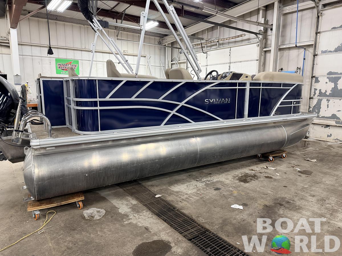 Used 2022 Sylvan  Mirage 820 Fish & Cruise