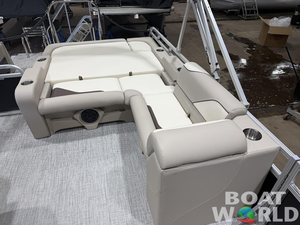 2026 Tahoe Sport VRB 2385 Swingback & 4-Stroke $34995