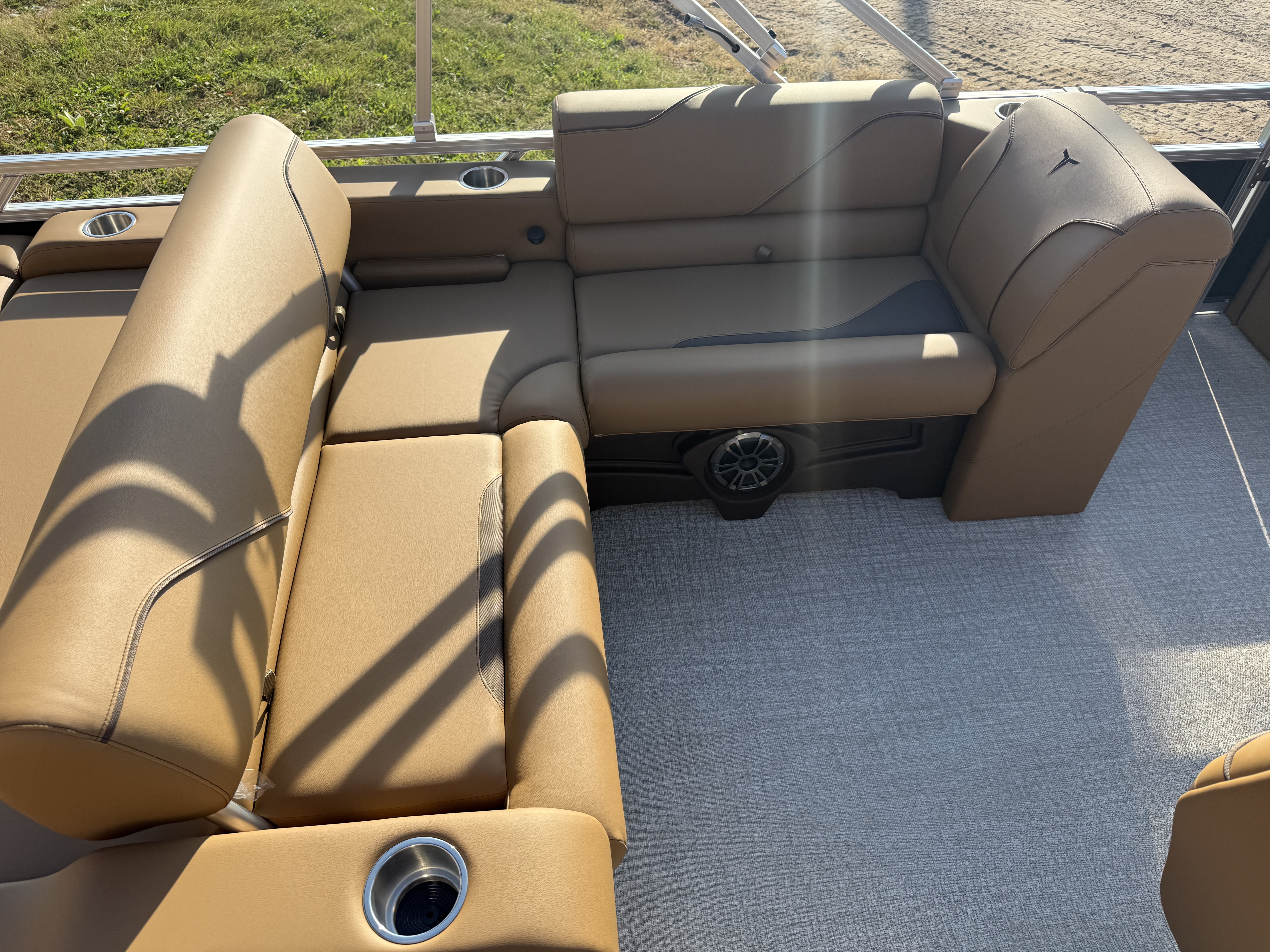 2027 Tahoe Sport VRB 2180 Swingback $31995