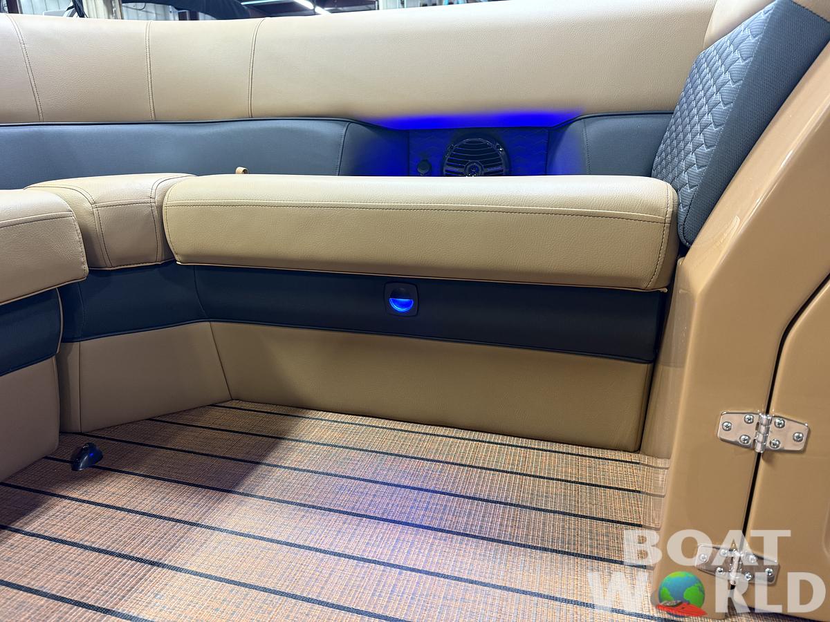 2026 Bentley Pontoons Elite 223 Admiral Quad Lounge Tritoon