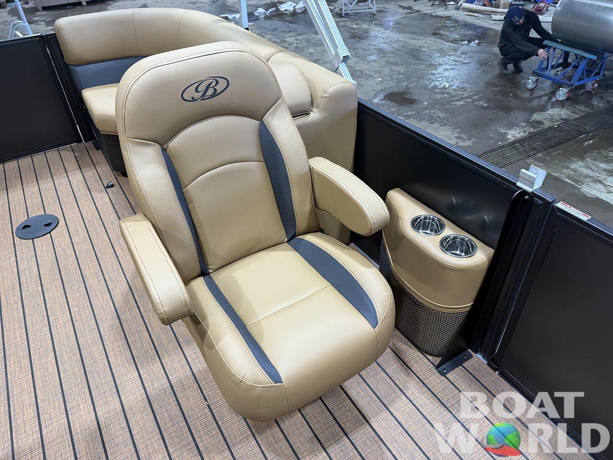 2026 Bentley Legacy 200 Navigator Quad Lounge $34995