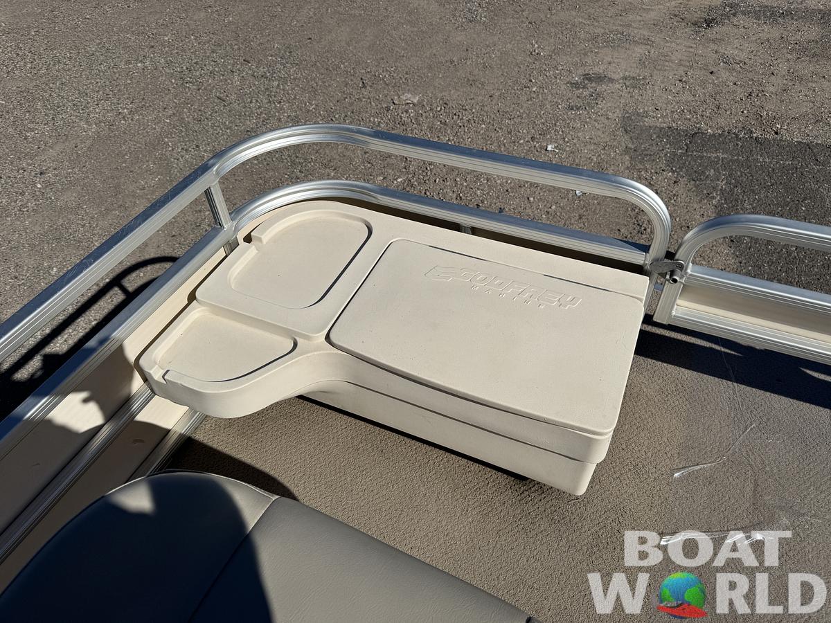 Used 2004 Sweetwater 2222 DF Pontoon