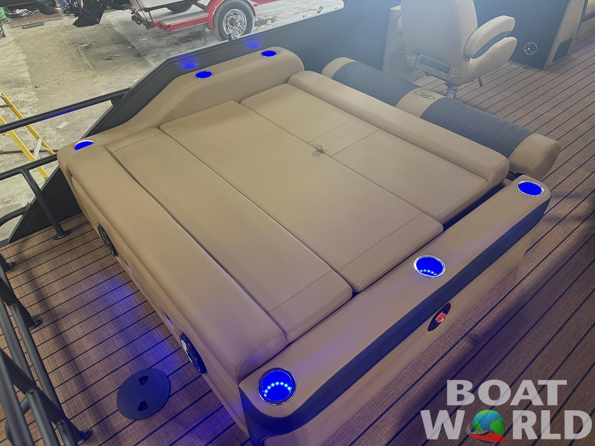2027 Bentley 300HP Elite 253 Swingback Tritoon $79,995