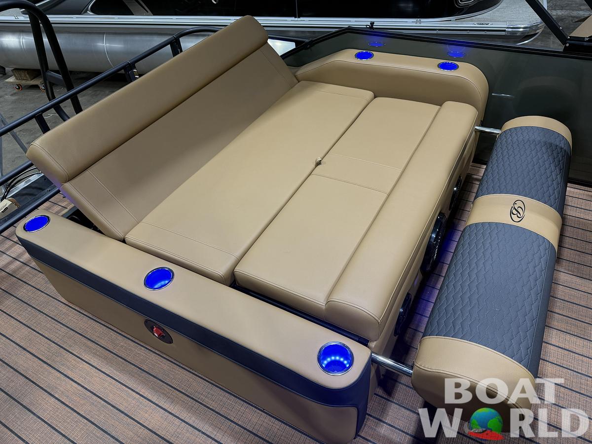 2026 Bentley Pontoons Elite 223 Swingback Tritoon