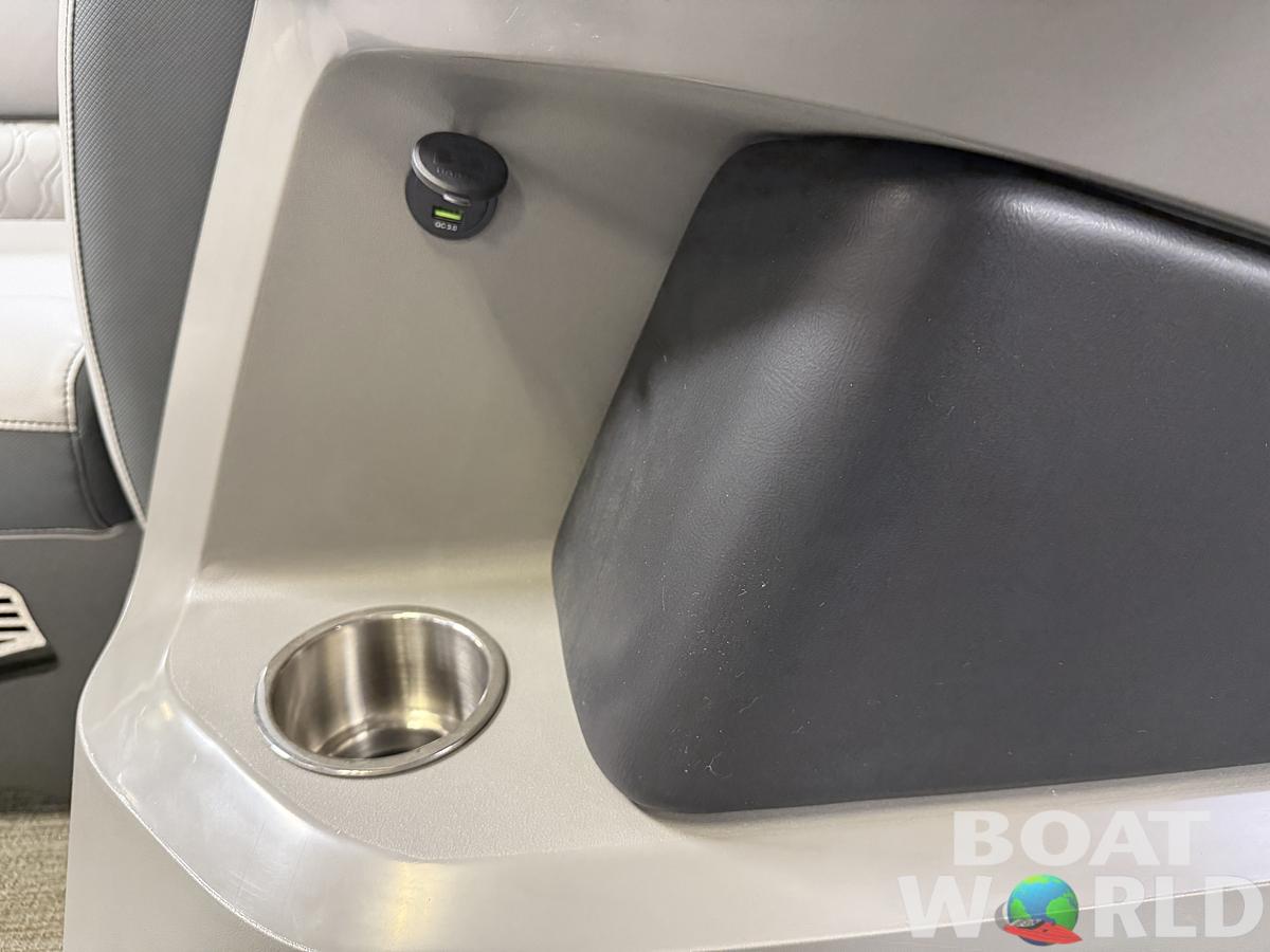 2025 Tahoe Pontoons LTZ 2385 Swingback (VRL) & Honda 4-Stroke EFI