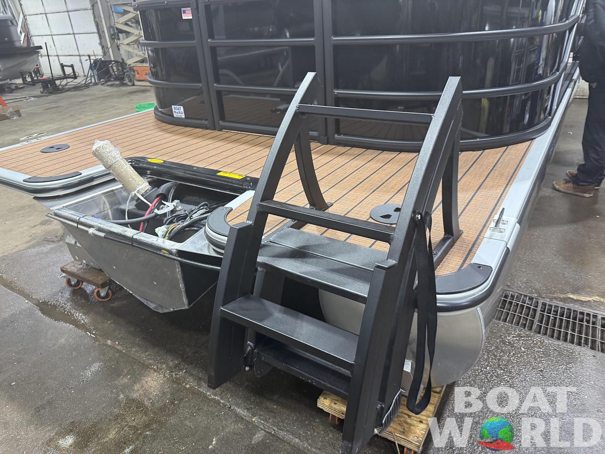 2026 Bentley Legacy 220 Navigator Quad Lounge Pontoon $36995