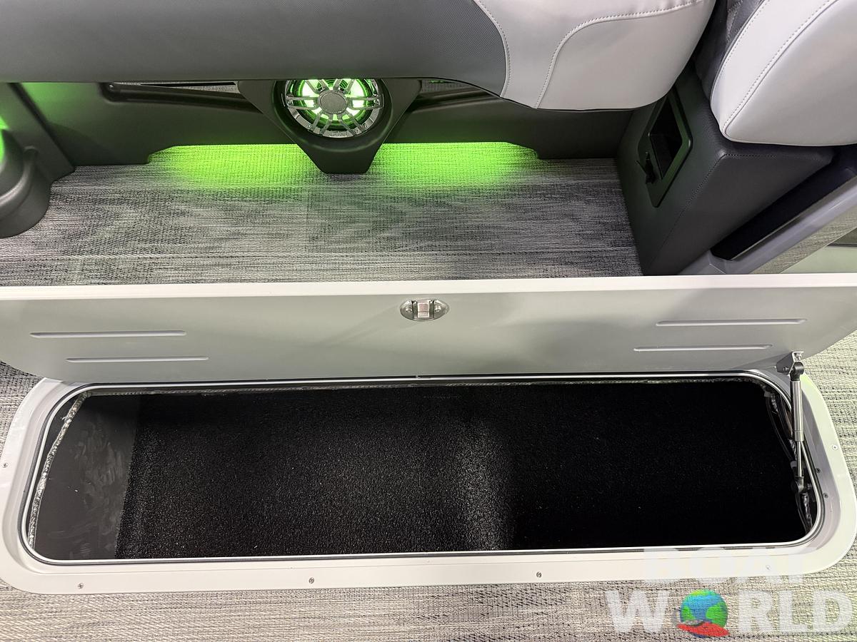 2026 Tahoe Pontoons Cascade 2385 Elite Windshield Tritoon