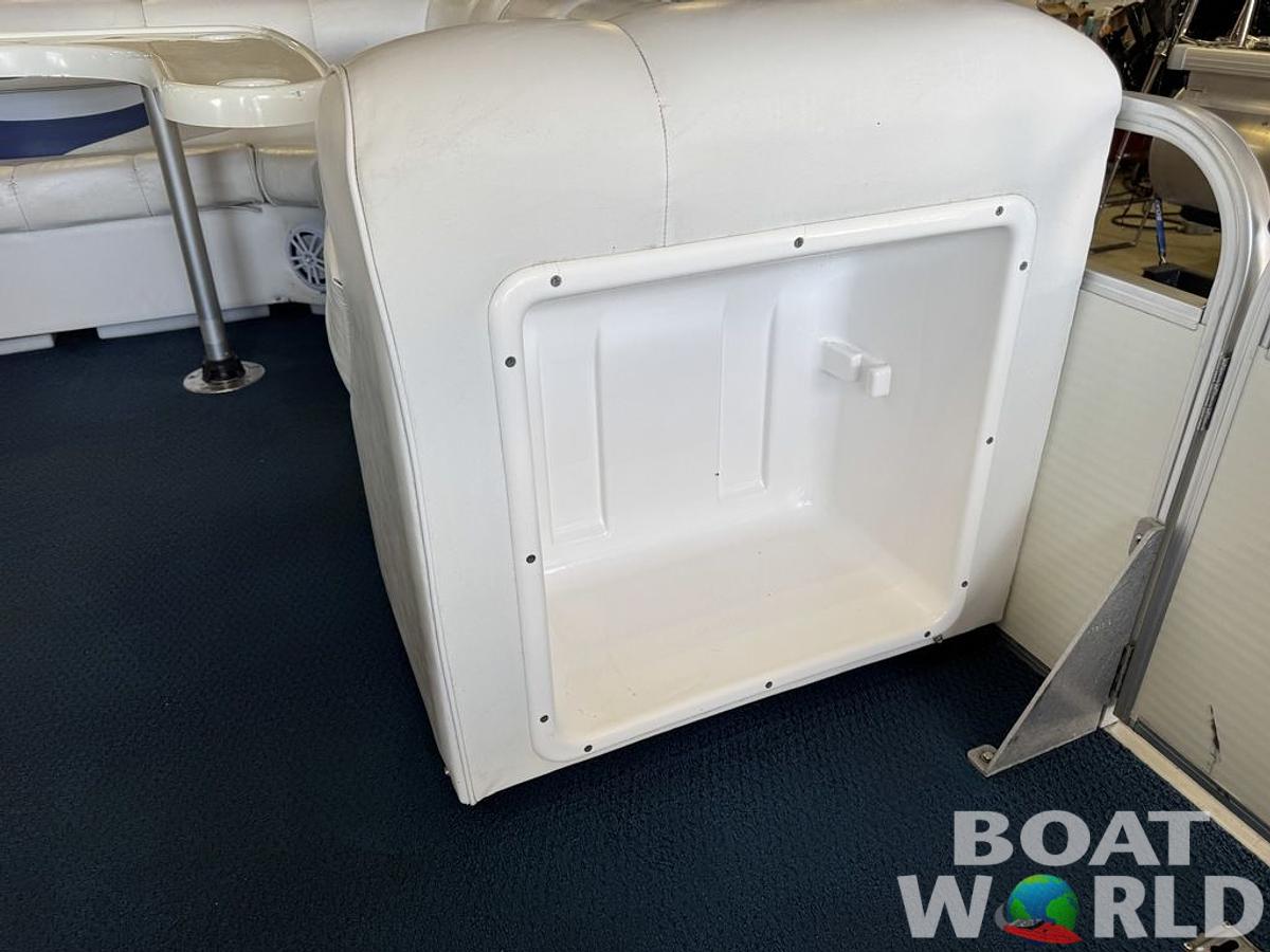 Used 2006 Weeres SunDeck 220 Pontoon