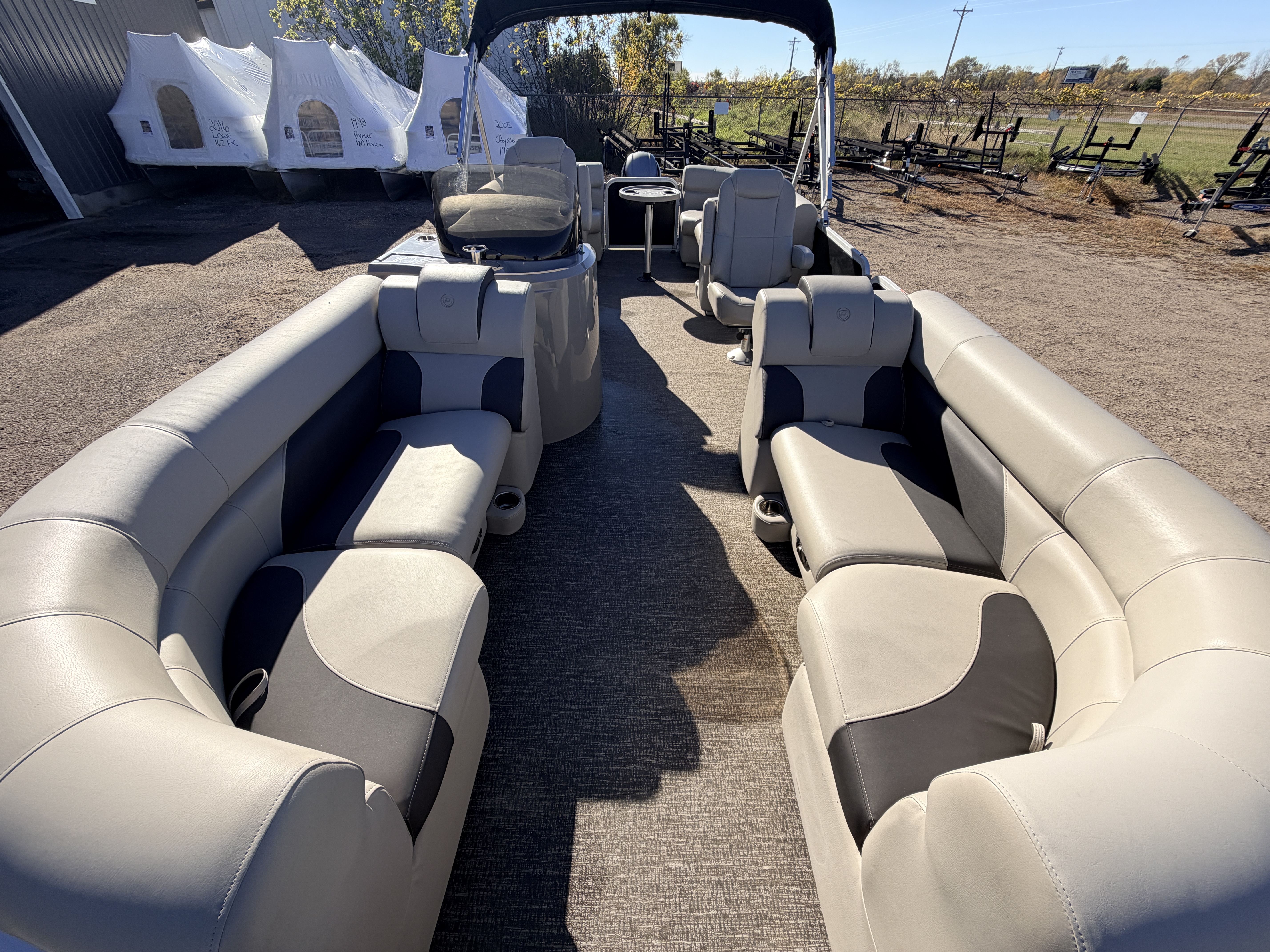 Used 2022 Premier 230 SunSpree RF & 116HP Yamaha 4Stroke -$34,995
