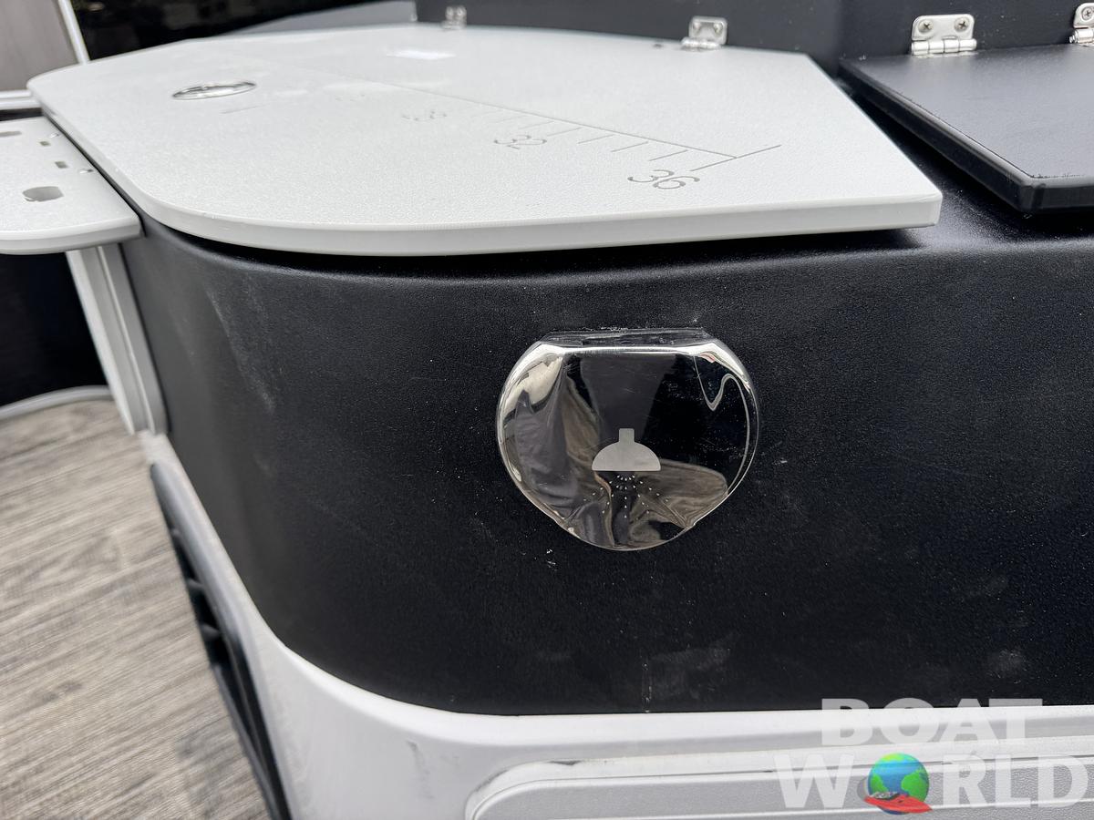 Used 2021 Sweetwater  2086 FX Pontoon